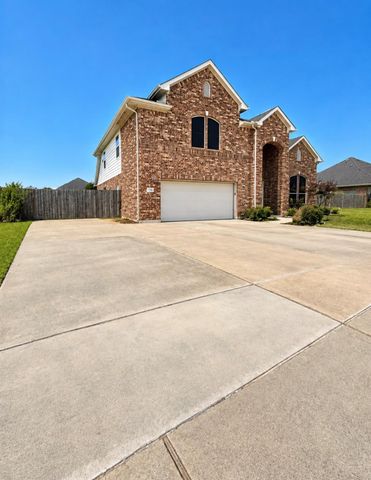 9518 Franklin Drive, Mont Belvieu, TX 77523