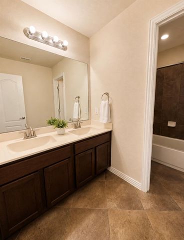 9518 Franklin Drive, Mont Belvieu, TX 77523