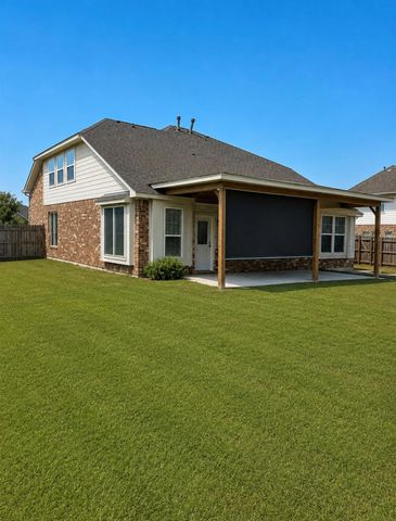 9518 Franklin Drive, Mont Belvieu, TX 77523