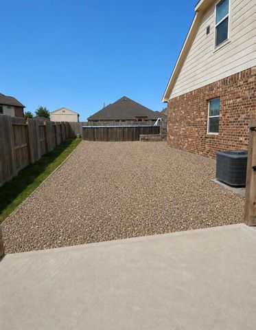 9518 Franklin Drive, Mont Belvieu, TX 77523