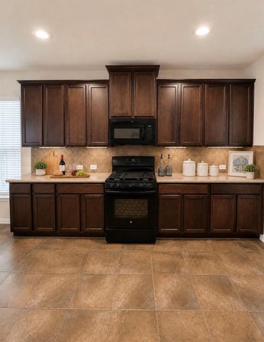 9518 Franklin Drive, Mont Belvieu, TX 77523