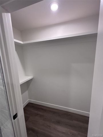 375 W Hayes Avenue, Hazel Park, MI 48030