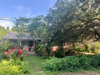 310 Smith LN, San Marcos, TX 78666
