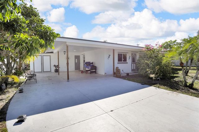 525 SKYLARK LANE NW, Port Charlotte, FL 33952