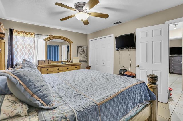 525 SKYLARK LANE NW, Port Charlotte, FL 33952