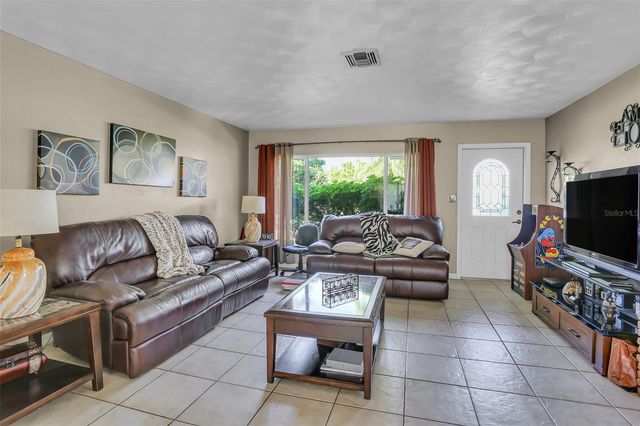 525 SKYLARK LANE NW, Port Charlotte, FL 33952