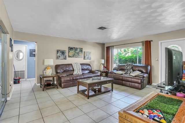 525 SKYLARK LANE NW, Port Charlotte, FL 33952