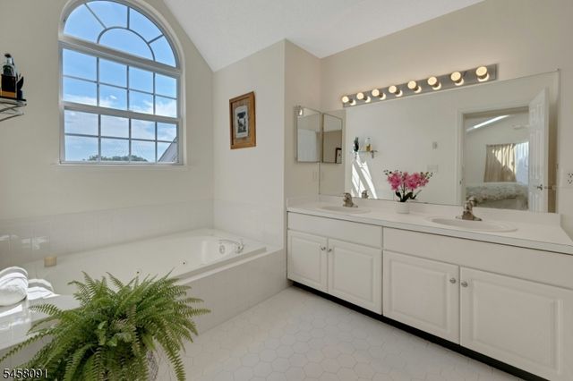 23 Hancock Dr, Morris Twp., NJ 07960