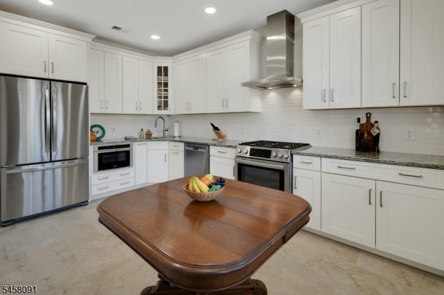 23 Hancock Dr, Morris Twp., NJ 07960