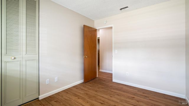 1536 Sunview Ct, Santa Rosa, CA 95401