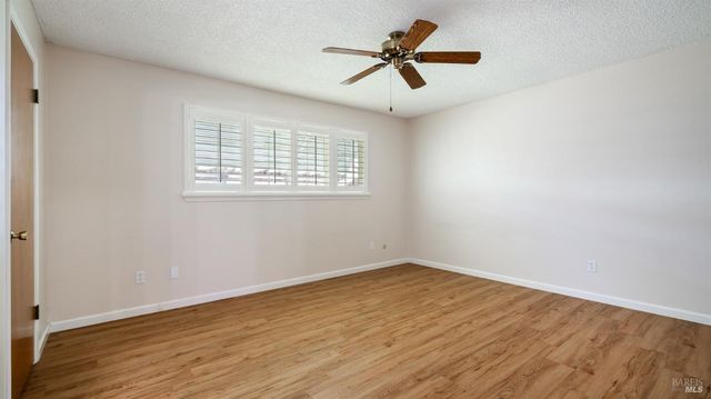 1536 Sunview Ct, Santa Rosa, CA 95401