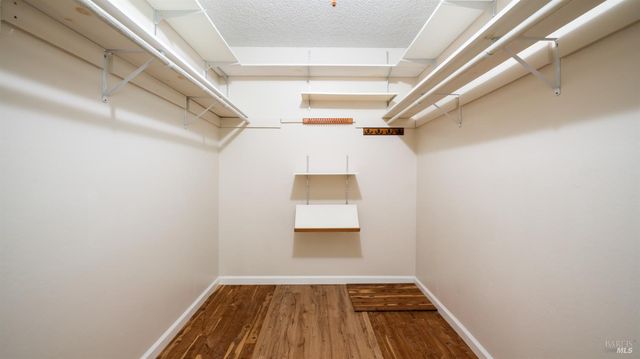 1536 Sunview Ct, Santa Rosa, CA 95401