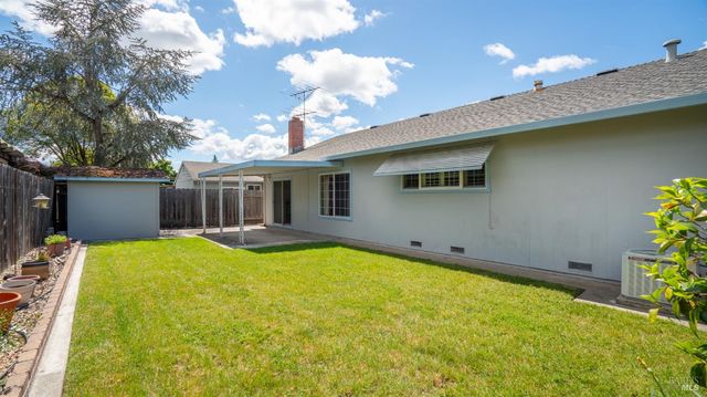 1536 Sunview Ct, Santa Rosa, CA 95401