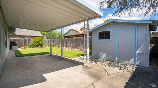 1536 Sunview Ct, Santa Rosa, CA 95401