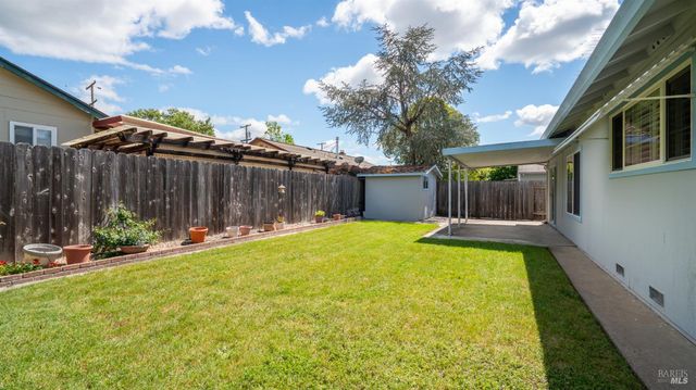 1536 Sunview Ct, Santa Rosa, CA 95401