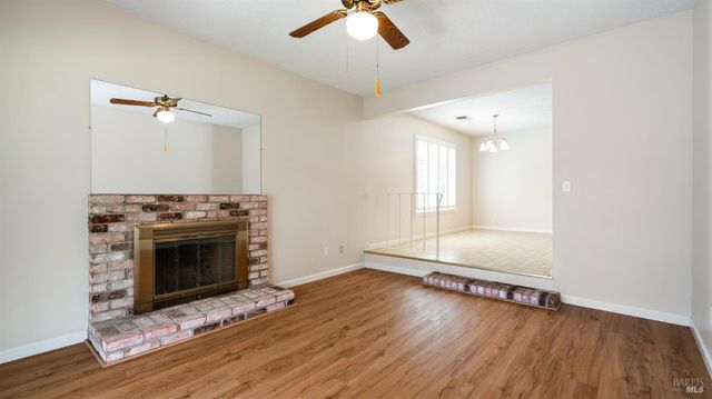 1536 Sunview Ct, Santa Rosa, CA 95401