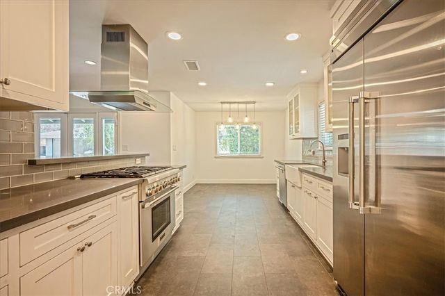 385 E Mendocino Street, Altadena, CA 91001