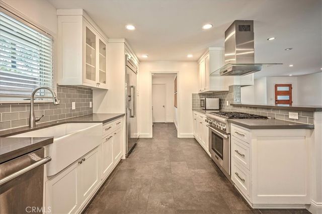 385 E Mendocino Street, Altadena, CA 91001