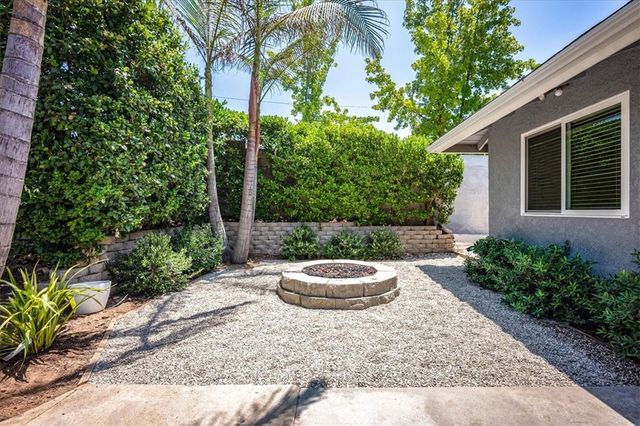 385 E Mendocino Street, Altadena, CA 91001