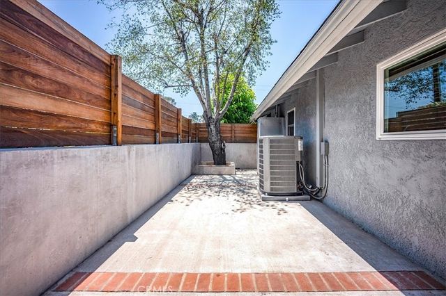 385 E Mendocino Street, Altadena, CA 91001