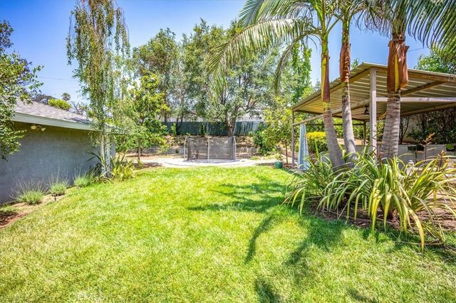 385 E Mendocino Street, Altadena, CA 91001