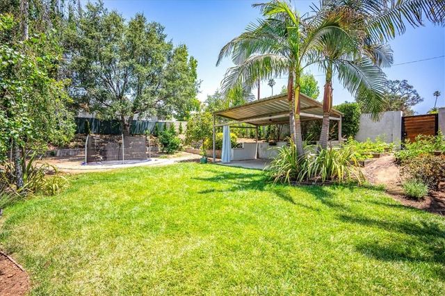 385 E Mendocino Street, Altadena, CA 91001