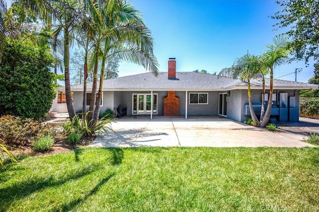 385 E Mendocino Street, Altadena, CA 91001