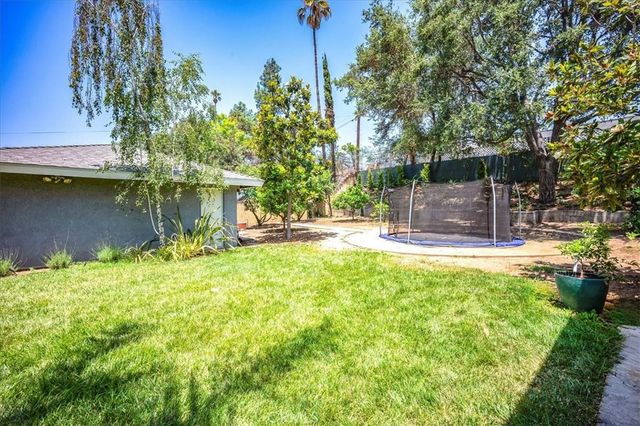 385 E Mendocino Street, Altadena, CA 91001