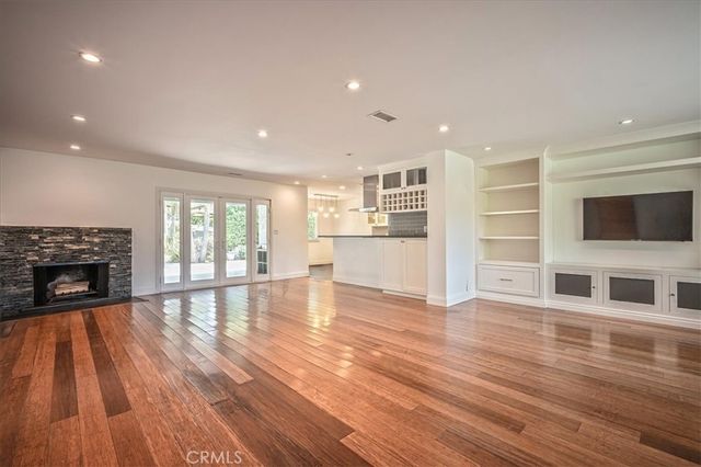385 E Mendocino Street, Altadena, CA 91001