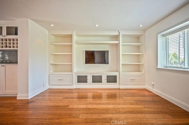 385 E Mendocino Street, Altadena, CA 91001