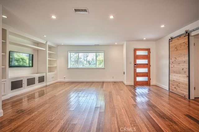 385 E Mendocino Street, Altadena, CA 91001