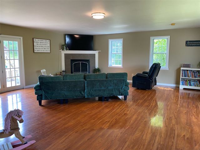 1873 W CENTER Street, Waterford, PA 16441