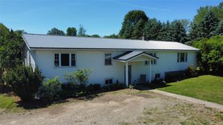 1873 W CENTER Street, Waterford, PA 16441