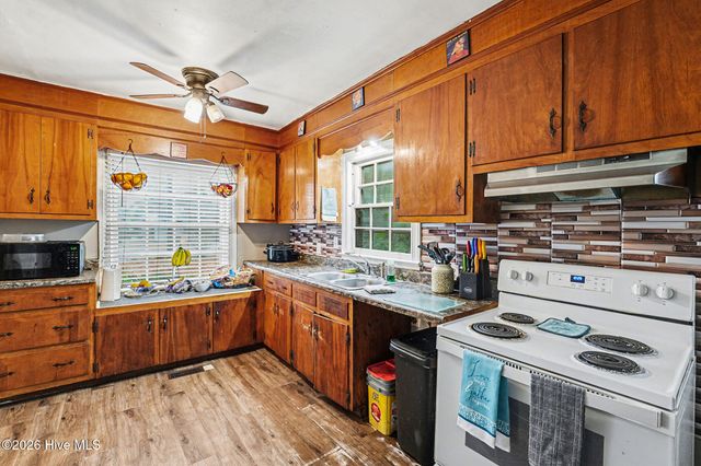 109 S Austin Street, Maxton, NC 28364