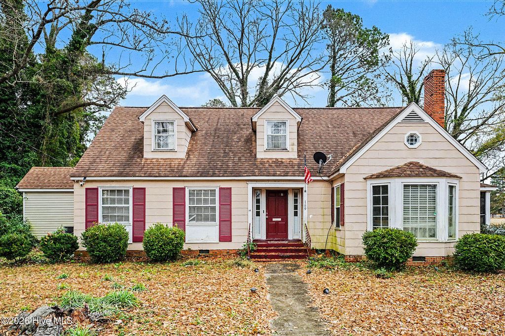 109 S Austin Street, Maxton, NC 28364