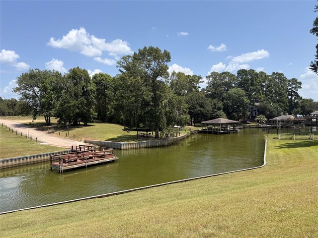 13 Quailcrest, Livingston, TX 77351