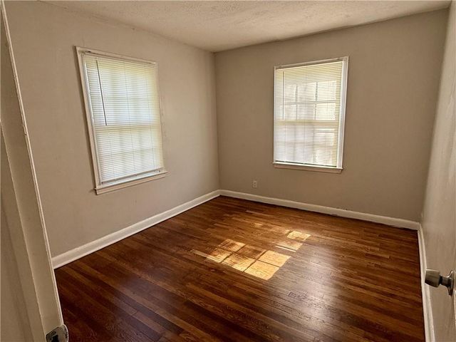 4324 Myrtle Avenue, Kansas City, MO 64130