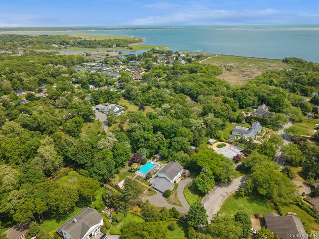3 Mooring Drive, Bellport, NY 11713