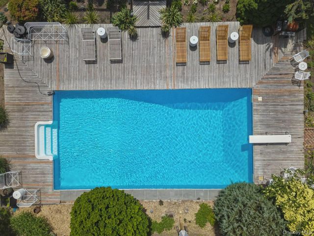 3 Mooring Drive, Bellport, NY 11713