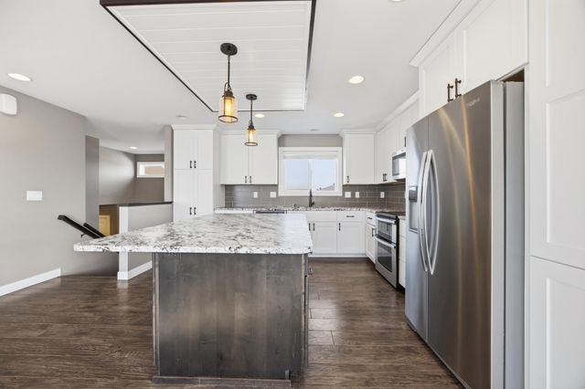 1809 42nd Street S, Moorhead, MN 56560