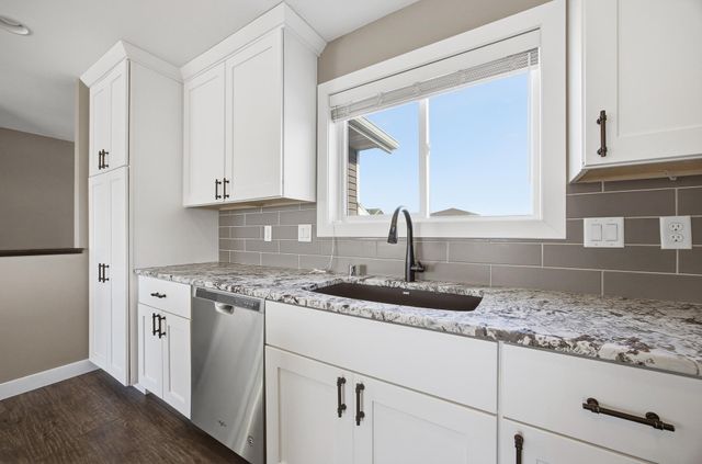 1809 42nd Street S, Moorhead, MN 56560