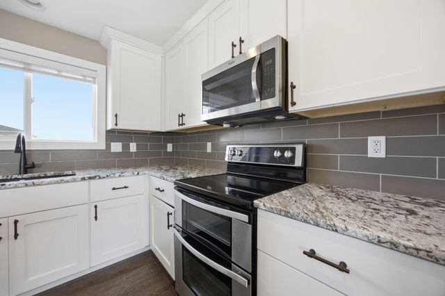 1809 42nd Street S, Moorhead, MN 56560