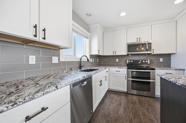 1809 42nd Street S, Moorhead, MN 56560