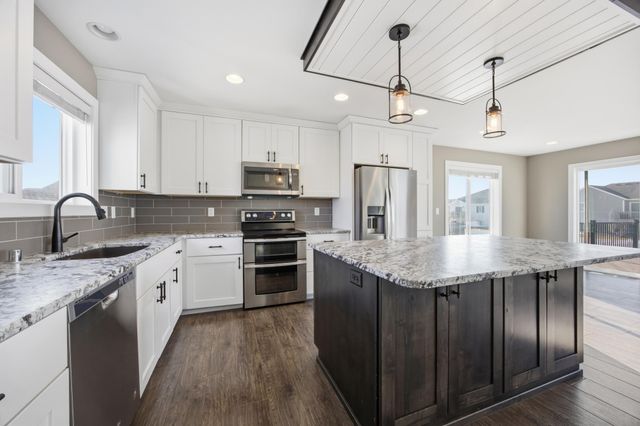 1809 42nd Street S, Moorhead, MN 56560