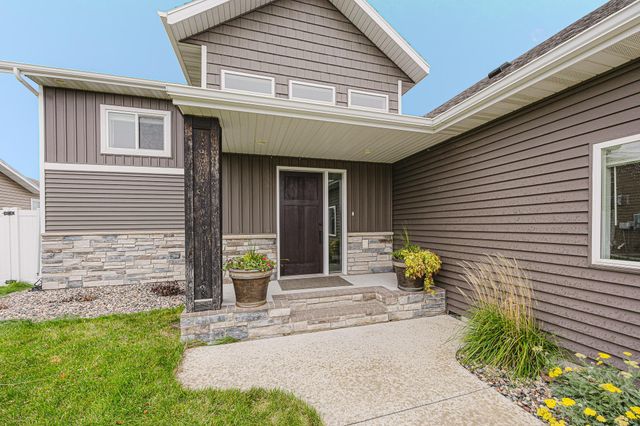 1809 42nd Street S, Moorhead, MN 56560