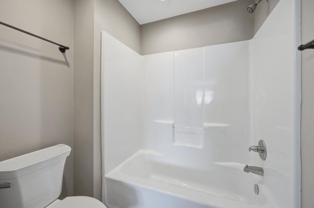 1809 42nd Street S, Moorhead, MN 56560