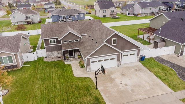 1809 42nd Street S, Moorhead, MN 56560