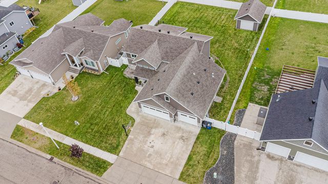 1809 42nd Street S, Moorhead, MN 56560