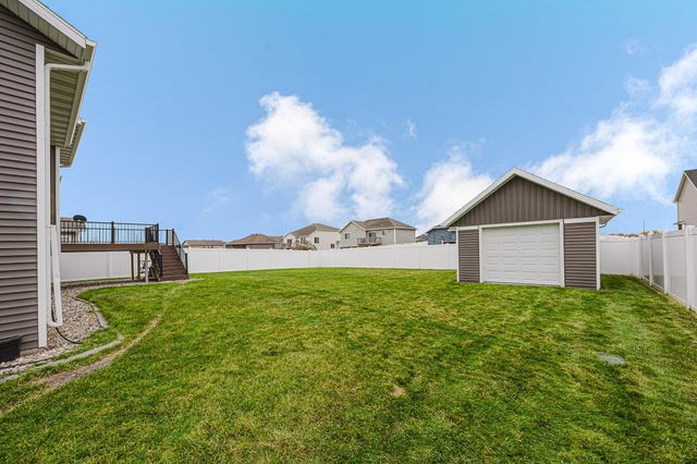 1809 42nd Street S, Moorhead, MN 56560