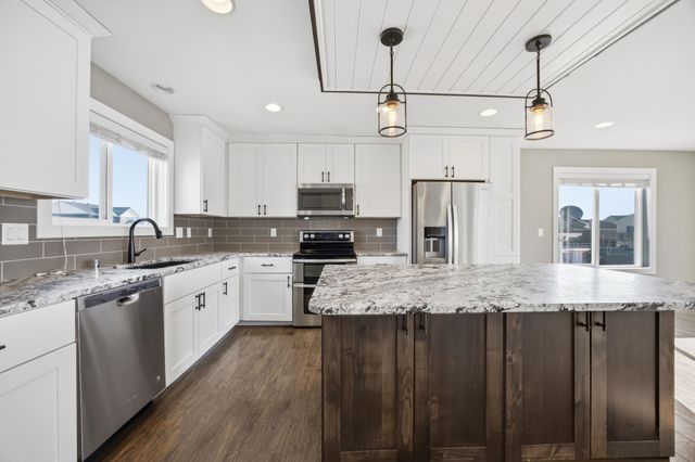 1809 42nd Street S, Moorhead, MN 56560